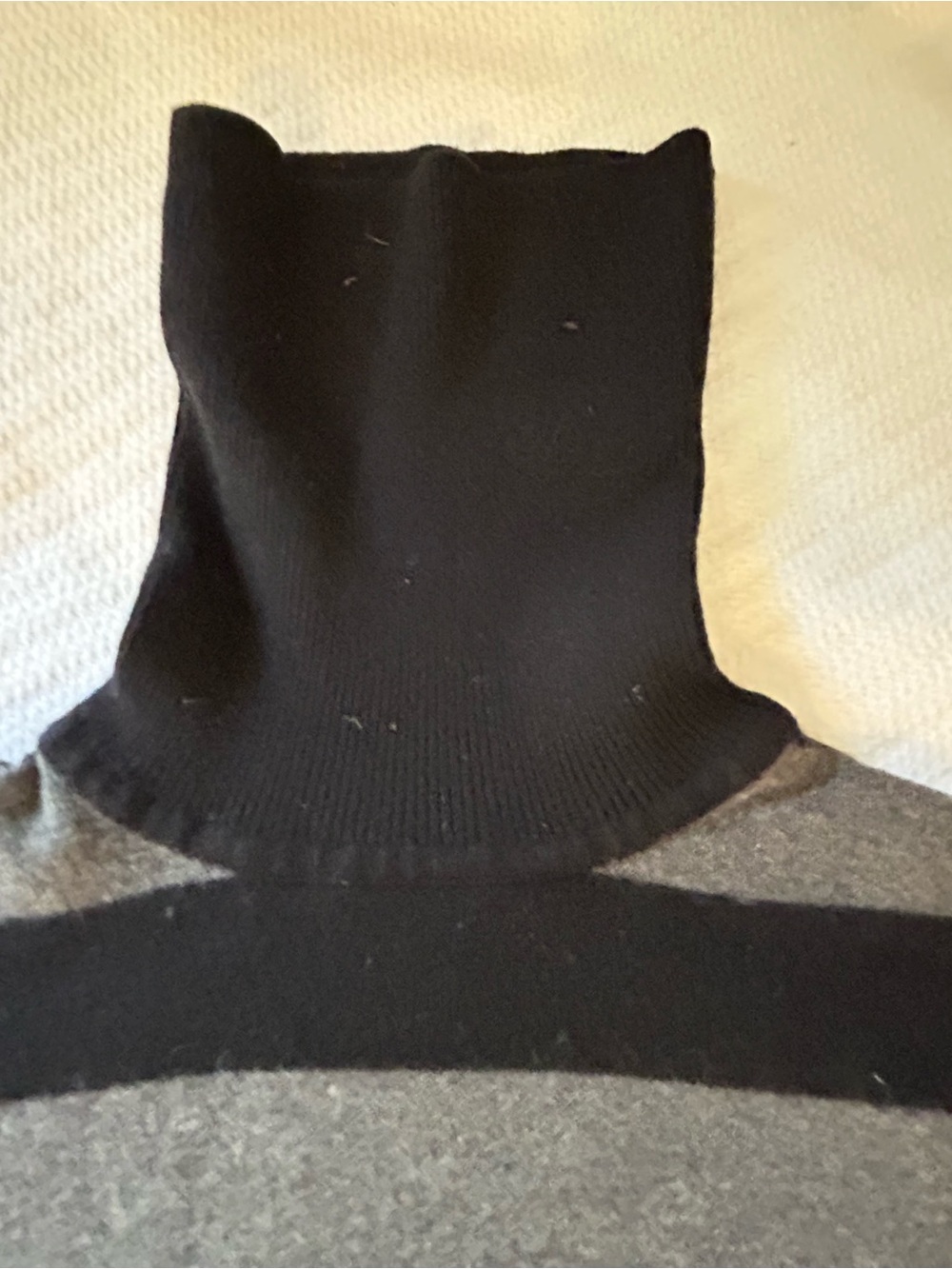 GAP cotton/cashmere blend Black and Gray Striped Turtleneck Sweater - size med - Picture 9 of 12
